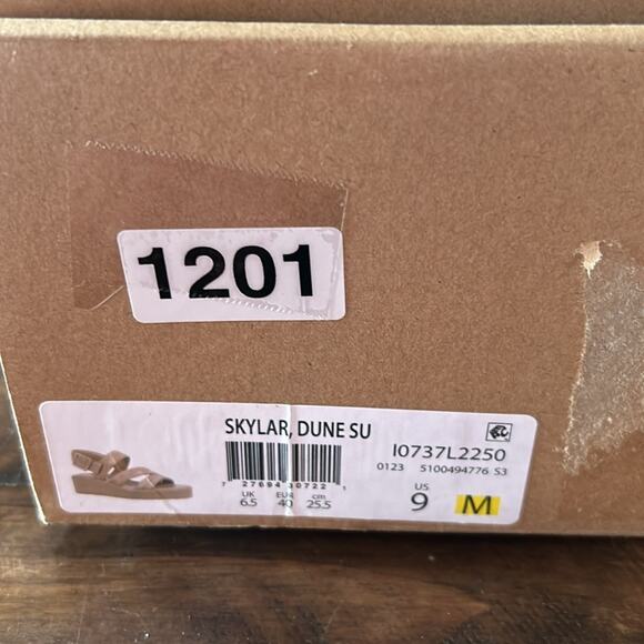 Vince Skylar Strappy Suede Wedge Sandals NEW Size 9 - Picture 9 of 9